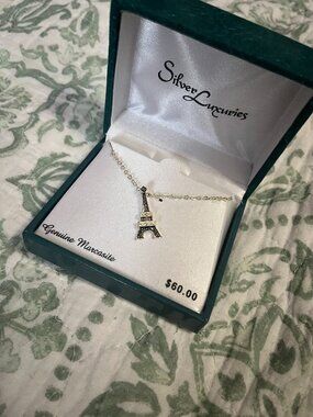 Eiffel Tower necklace in silver